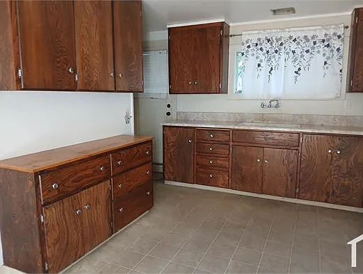 121 Grove St #1 — Photo 3