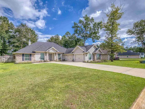 5587 Dunridge Dr, Pace, FL 32571