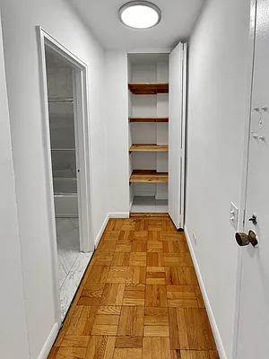 Rented by R New York | media 9