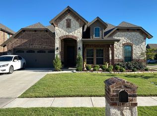 2826 Twin Ridge Dr, Arlington, TX 76001