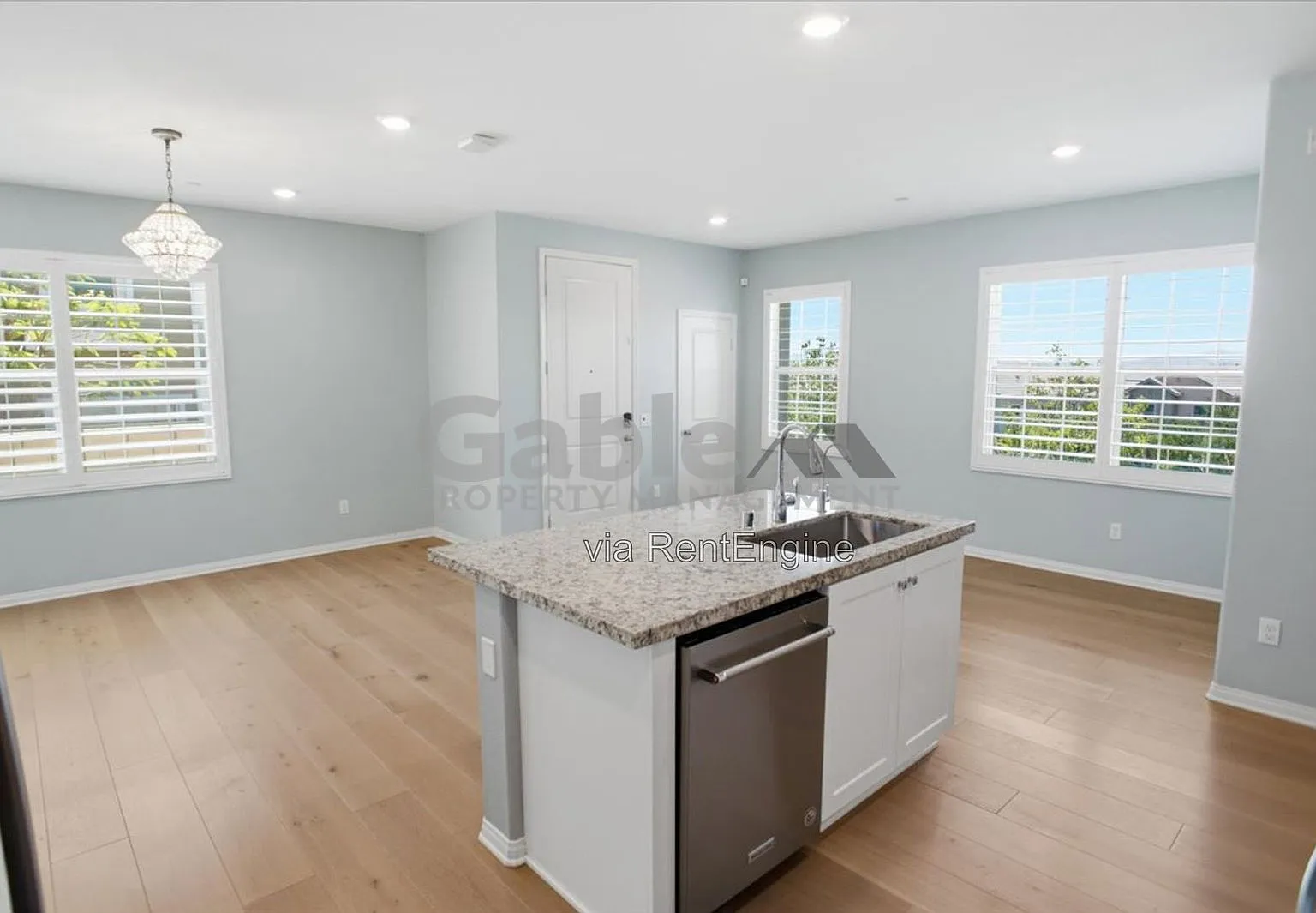 3 bed, 3.0 bath, 1620 sqft, $3,800 — Photo 4