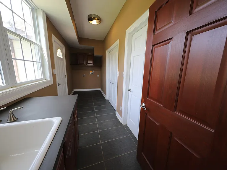 6891 Rings Rd — Photo 15