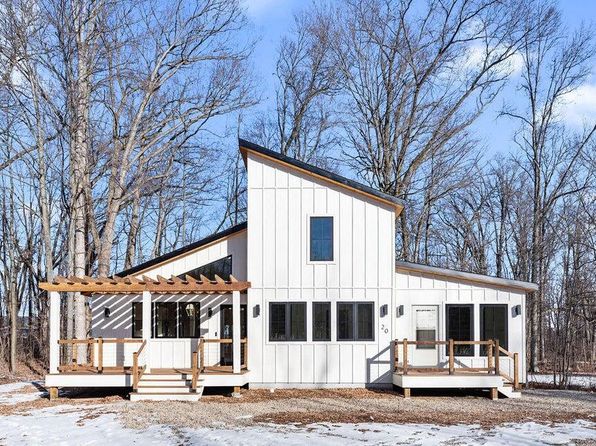 20 Walden Way, New Buffalo, MI 49117