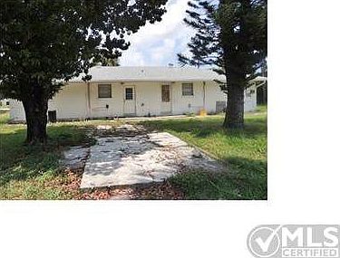 2nd image of 4714 Marguerita St