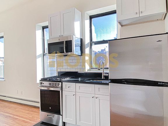 3rd image of 283 E 7th St APT 6B