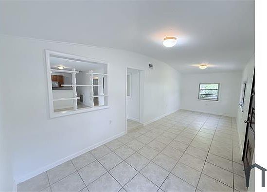 2nd image of 559 NW 88th St