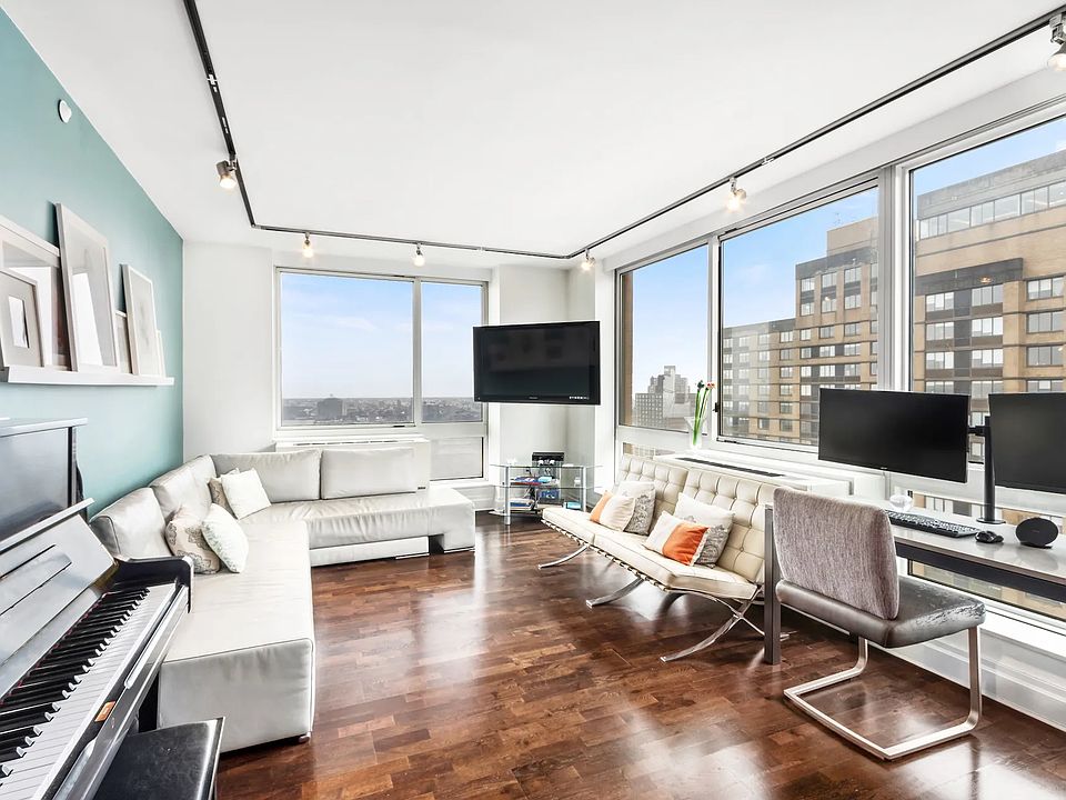 1st image of 215 E 96th St #32C