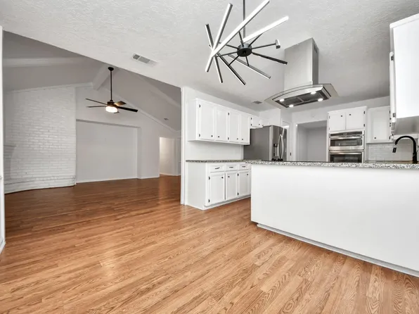 1319 Forsythe Ln, Houston, TX 77073