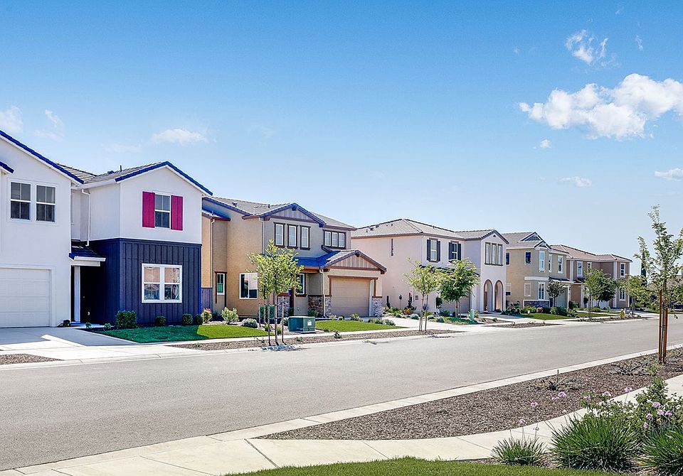 Rock Creek Rio Del Oro Streetscape 2of2