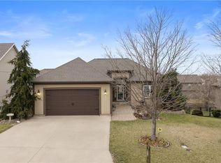 2311 NW Hedgewood Dr, Grain Valley, MO 64029