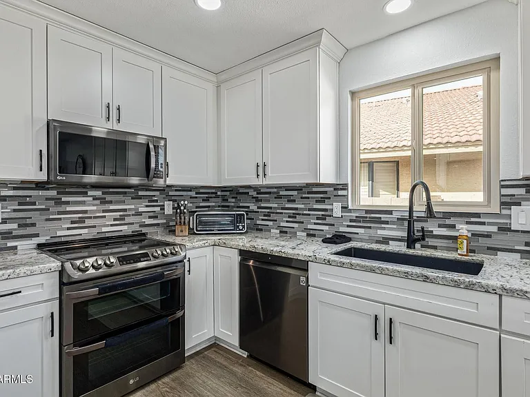 26241 S Lakemont Dr — Photo 3