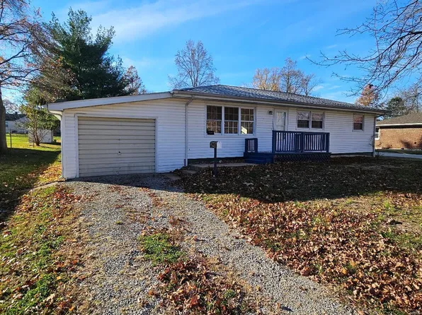 918 South St, New Athens, IL 62264