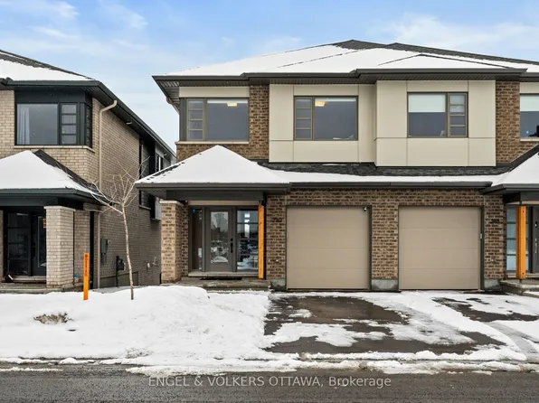 250 Shuttleworth Dr, Ottawa, ON K1T 0T4