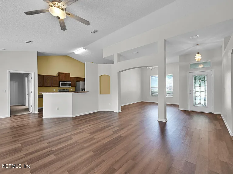 10810 Stanton Hills Dr E — Photo 11