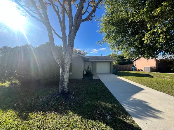 106 Battersea Ave NE, Palm Bay, FL 32907