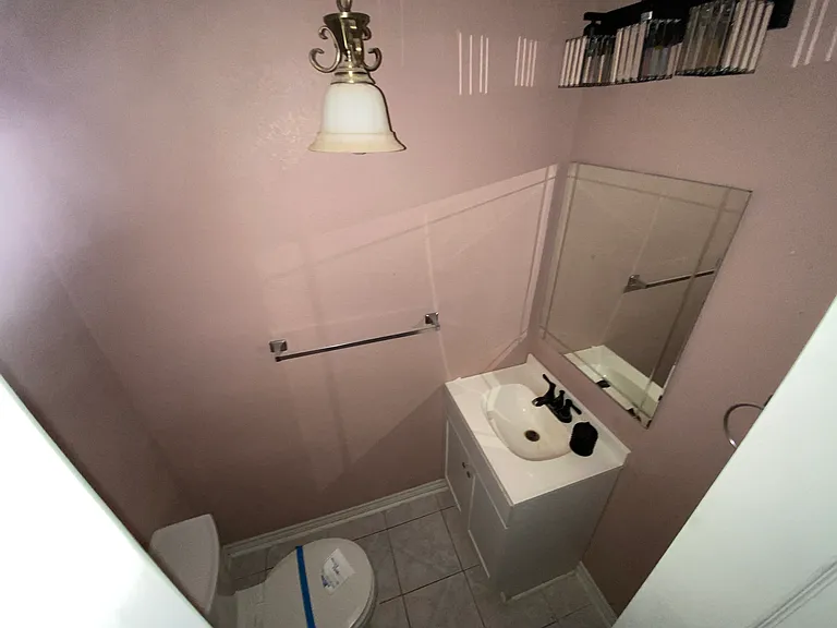 1025 Henderson Ave — Photo 15