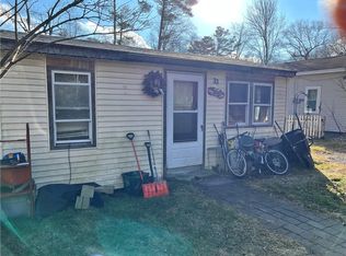 33 Beach Rd, Glocester, RI 02814