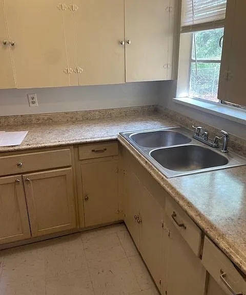 Kitchen Cabinet Area