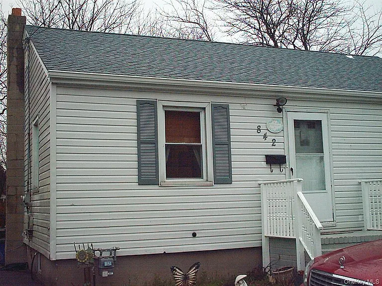 842 N Wellwood Ave — Photo 1