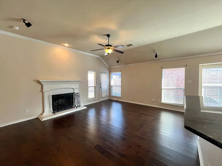 15004 Waters Dr — Photo 6