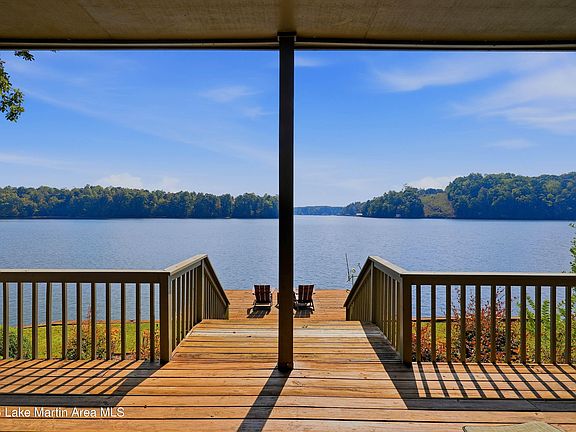 3rd image of 275 Lakeview Ridge Cir