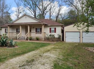 311 1/2 Ellis St, Leesville, LA 71446