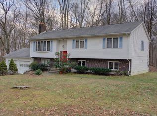20 Longview Dr, Mansfield, CT 06268