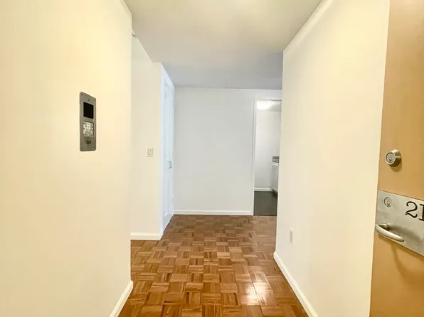 350 West 43rd Street image 7 of 17