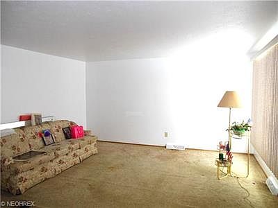 2nd image of 36210 Hillcrest Dr