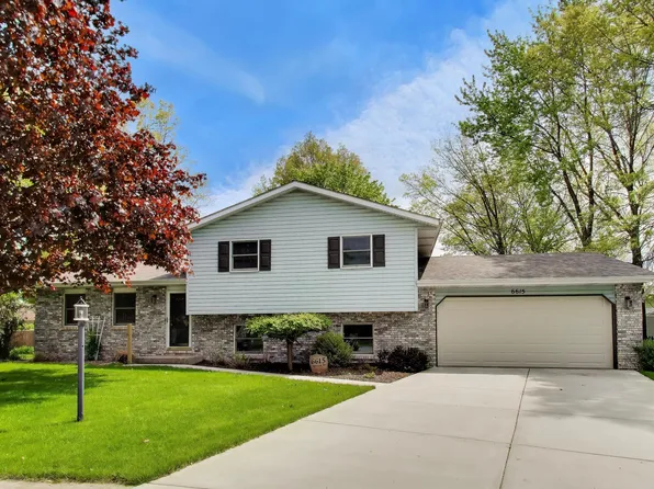 6615 Spruce St, Portage, IN 46368