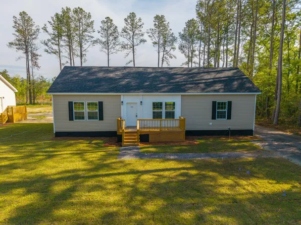 121 Dotson St, Harleyville, SC 29448