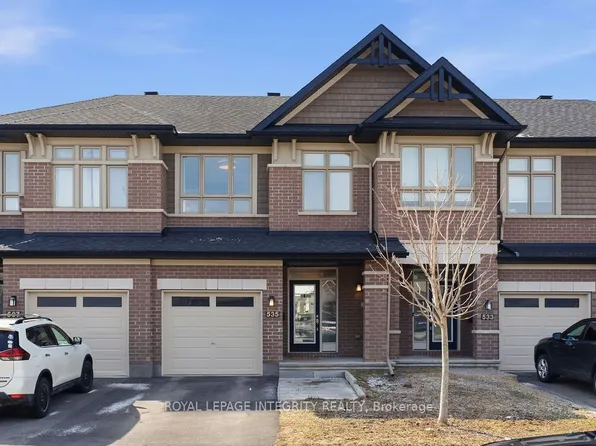 535 Borbridge Ave, Ottawa, ON K4M 0J1