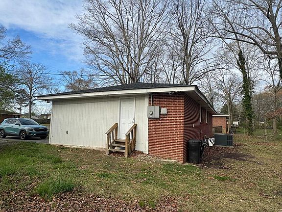 5th image of 416 Elliott Dr NW