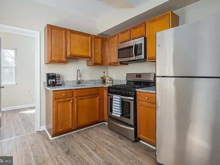 2444 Druid Hill Ave — Photo 31