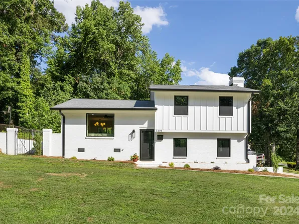 1329 Plumstead Rd, Charlotte, NC 28216