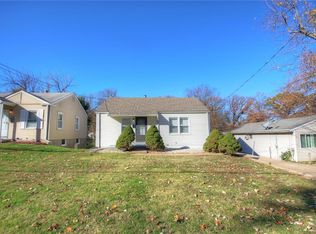 2953 Walton Rd, Saint Louis, MO 63114