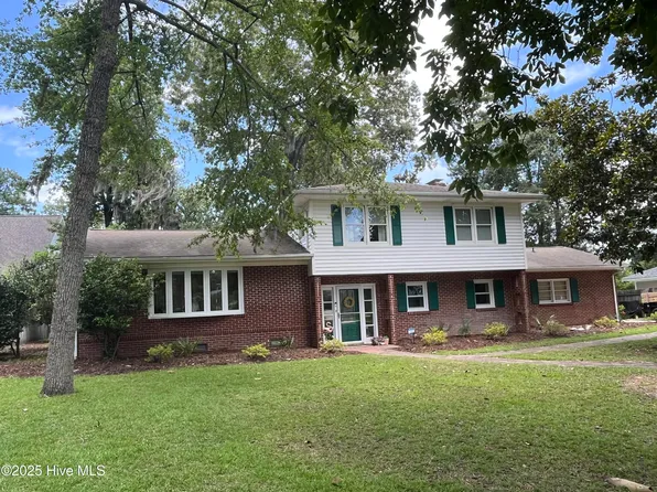 604 W Wilson Creek Drive, Trent Woods, NC 28562