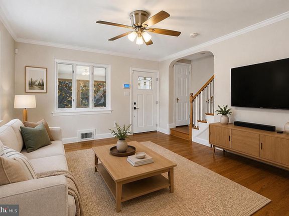 3rd image of 29 N Bedford St