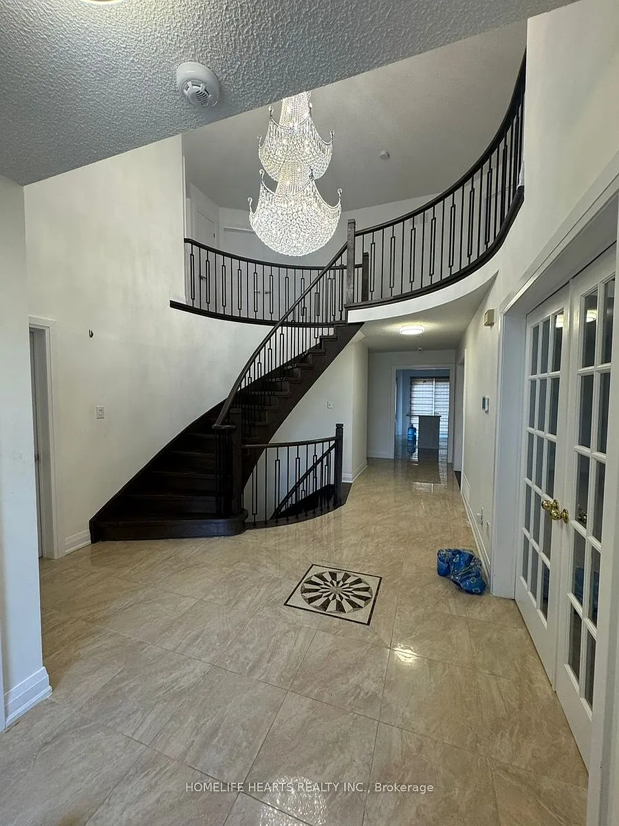 Building Photo - 5 Burwash Ct