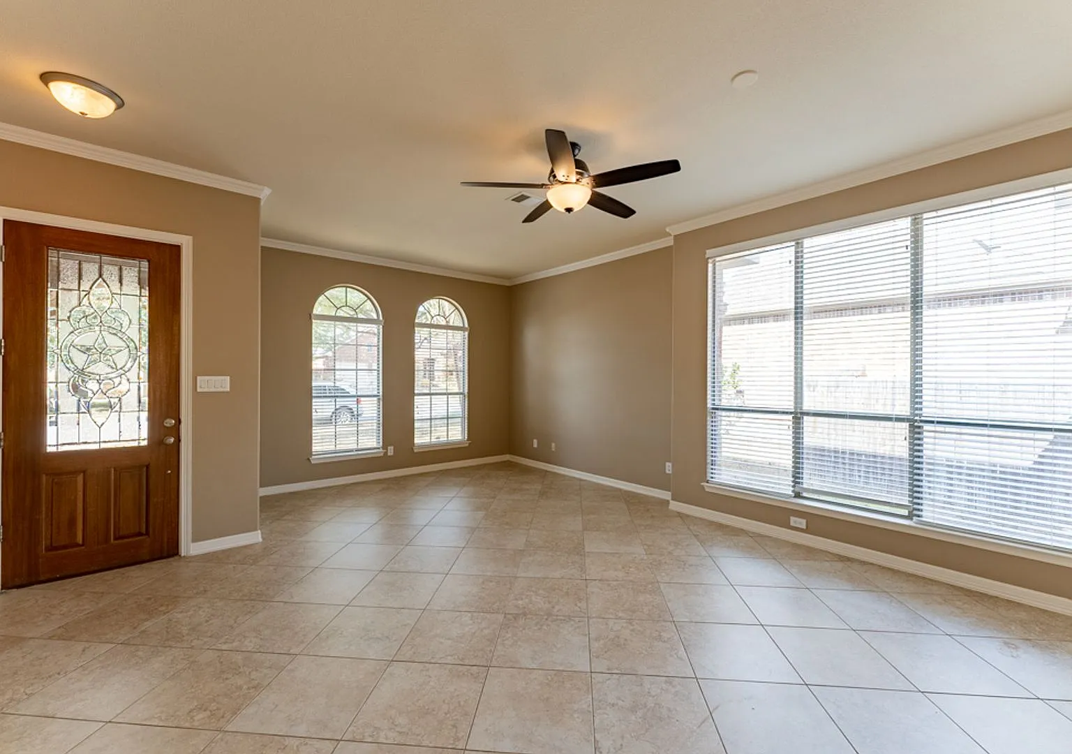 Immense & Well-Kept 3bd/2ba in Pflugerville! — Photo 3