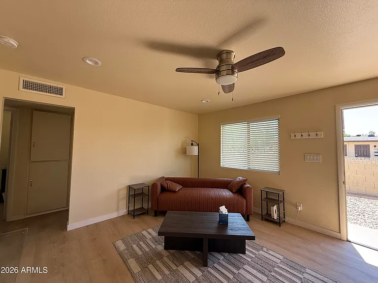 1312 W 5th St — Photo 17