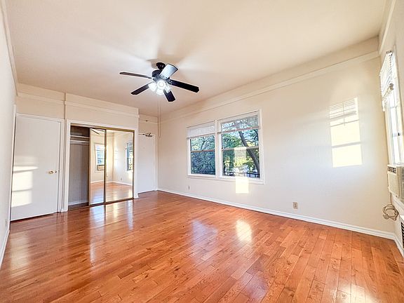 3rd image of 1109 Laguna Ave #9