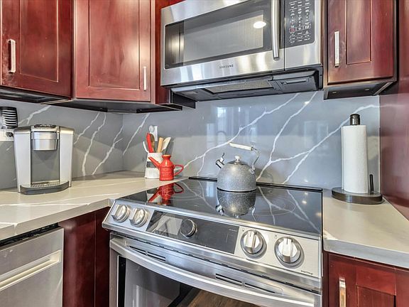4th image of 401 Don Carlos Ct