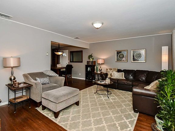 4th image of 18 Taylor Dr