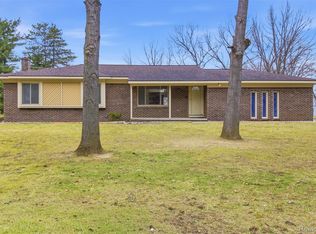 700 Bald Eagle Lake Rd, Ortonville, MI 48462