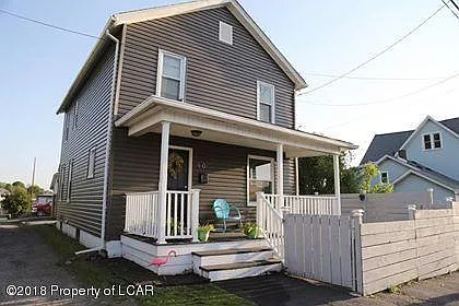 910 Church St photo 1