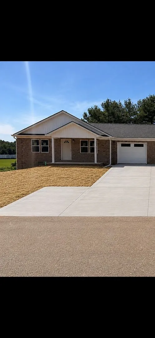 Charming 2BR House in Somerset — Photo 1