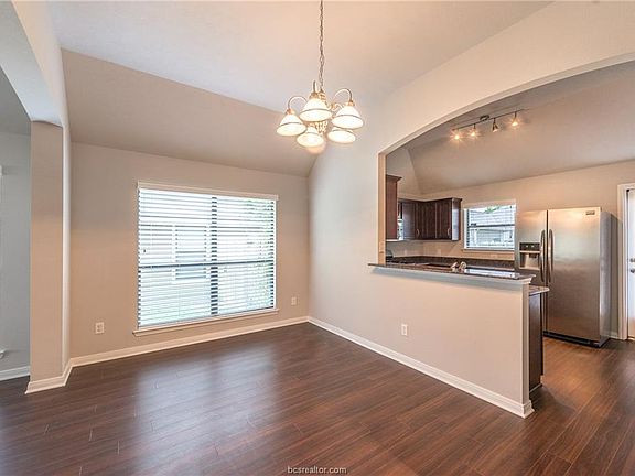 4th image of 2029 Autumn Lake Dr