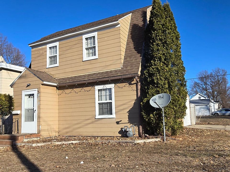 1st image of 700 12th Ave SW