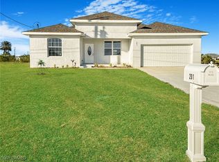 201 NW 8th Ter, Cape Coral, FL 33993